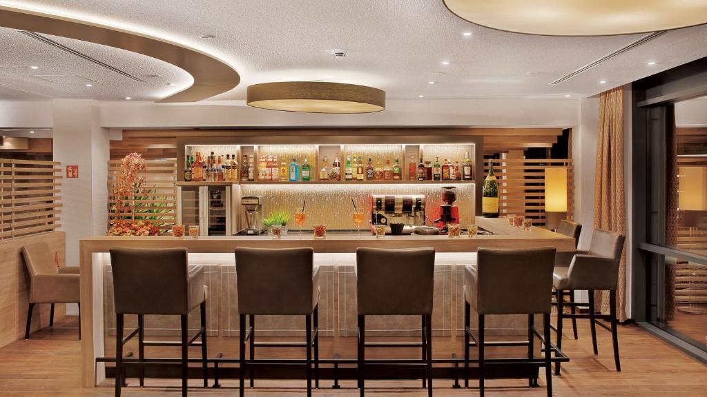 Landhotel Beck Kupferzell Updated 2022 S Landhotel Beck Kupferzell Updated, Lounge Locker Chandelier White