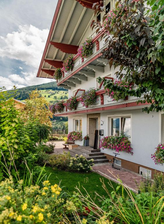 Vonkajšia záhrada v ubytovaní Appartements-Pension Lindenheim