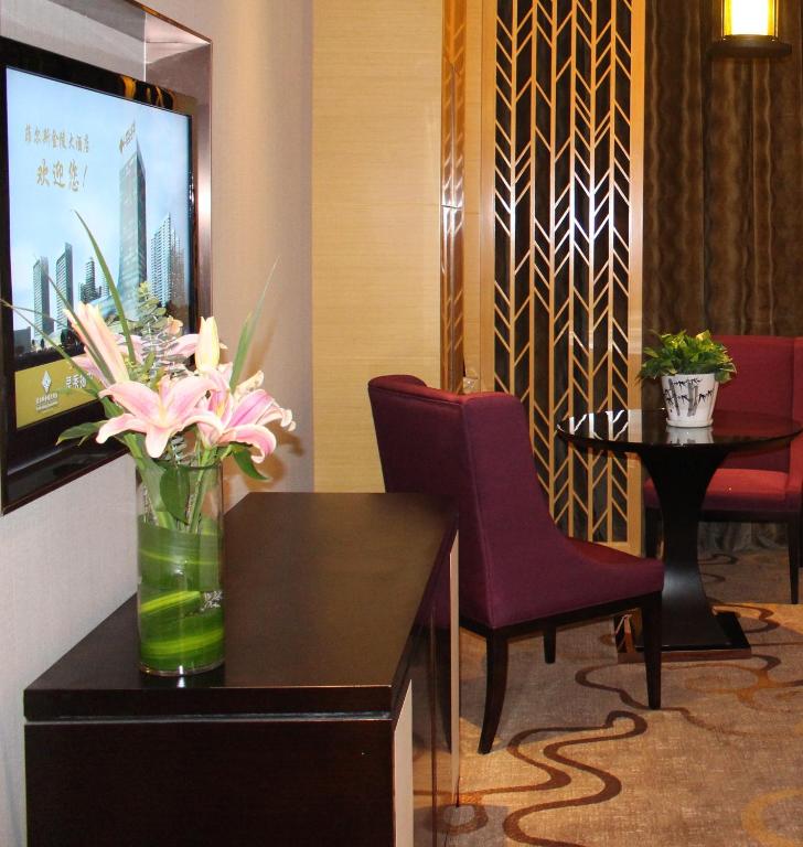 Yangzhong Firth Jinling Grand Hotel - Deluxe King Room