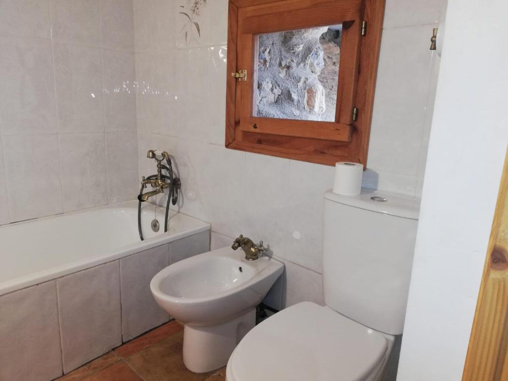 A bathroom at Casa Purujosa