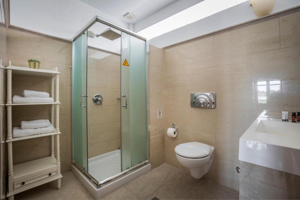 Koupelna v ubytování Balhambra Suites - Adults Only