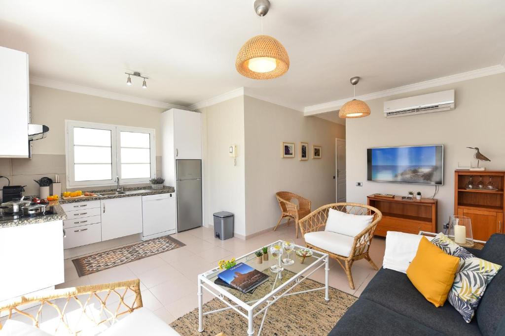 Kuchyňa alebo kuchynka v ubytovaní Penthouse Daniela in Puerto Mogan IX