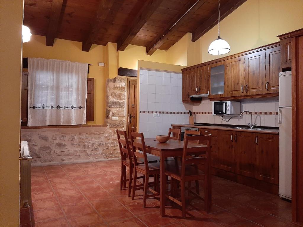 Η κουζίνα ή μικρή κουζίνα στο APARTAMENTOS MATARRANYA