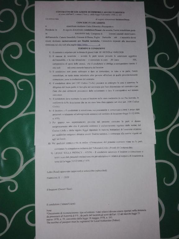 Zdjęcie z galerii obiektu A La vue chambre BAGNO CONDIVISO SHARED BOTH2piano no lift no navetta a pagamento aria condizionata ed extra bed 3 MINUTI A PIEDI DA BUS PER FIERA DI ROMA w mieście Fiumicino