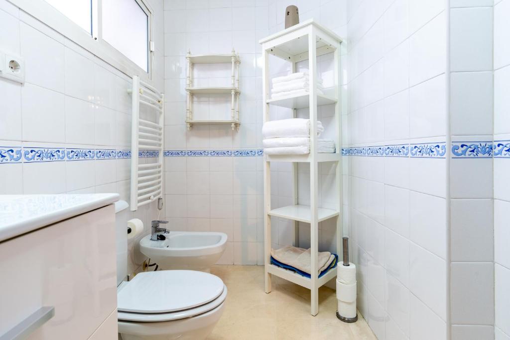 A bathroom at Victoria 50