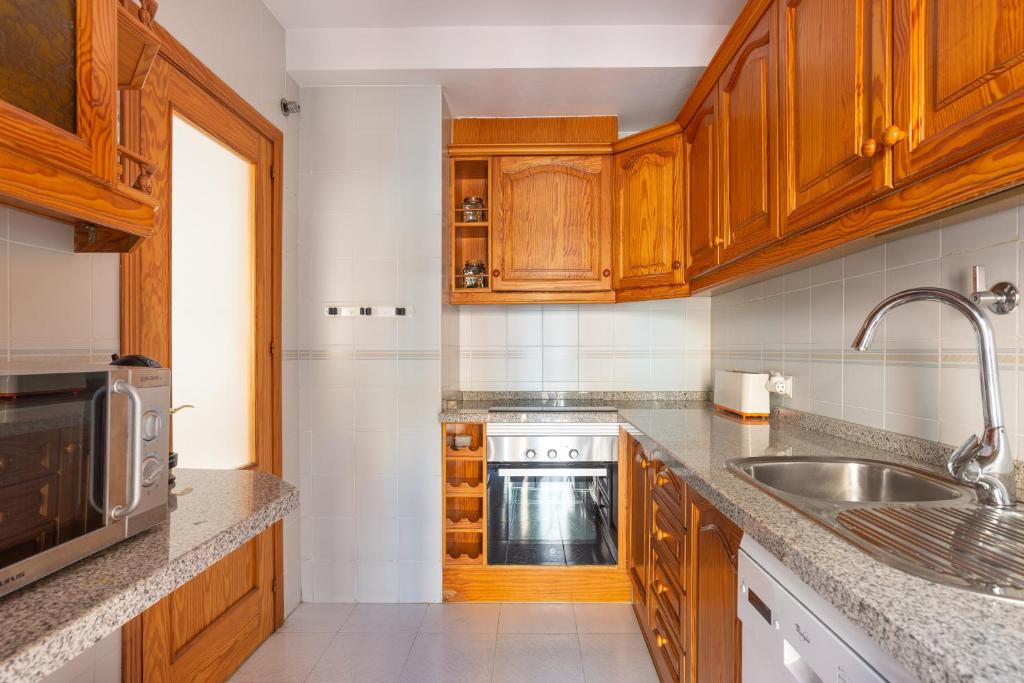 A kitchen or kitchenette at Victoria 50
