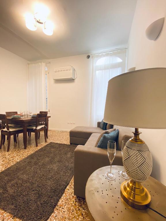 رزرو هتل، آپارتمان استثنایی در ریالتو | 09197245267