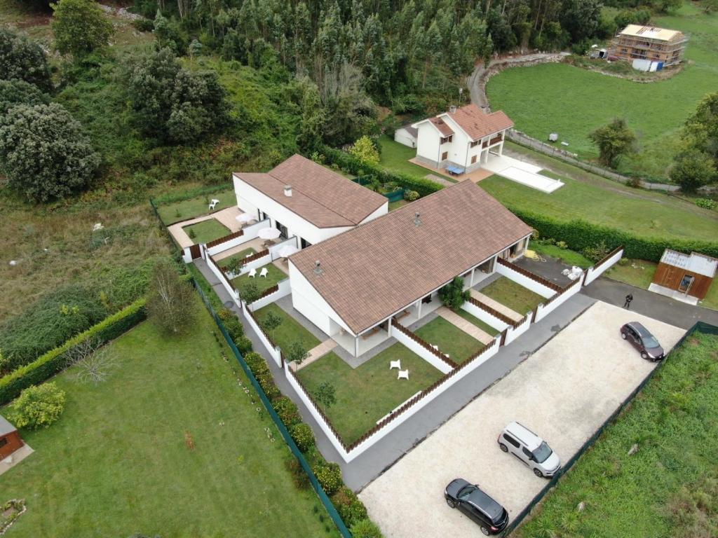 an overhead view of a house with a roof at Casas adosadas julieta in Ribadesella