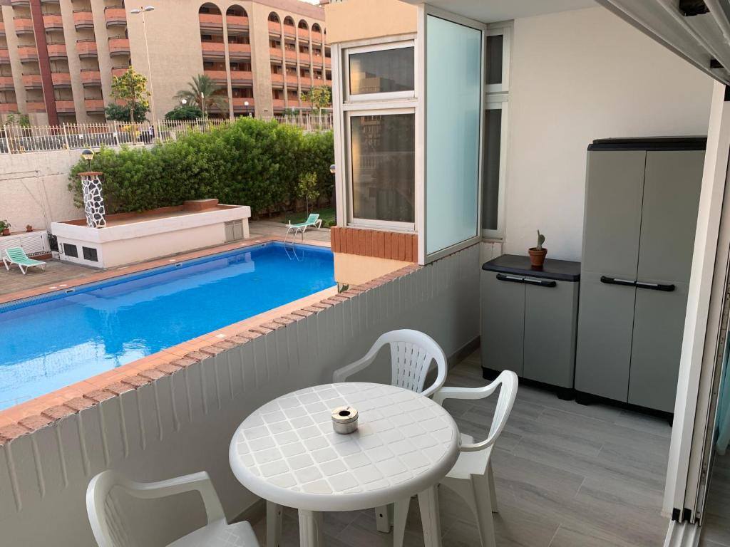 Balkón nebo terasa v ubytování Calm, Cosy and Bright apartment renovated in playa del ingles- WiFi free