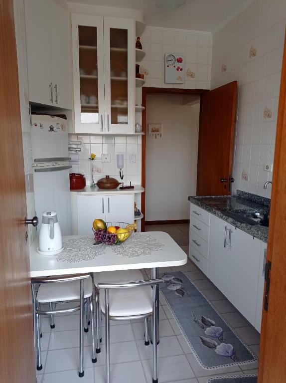  Apartamento Enseada com varanda