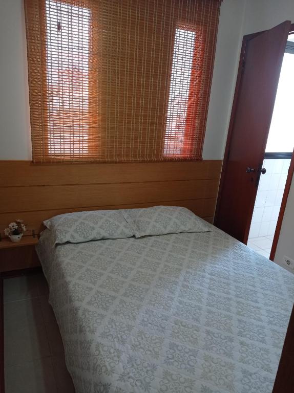  Apartamento Enseada com varanda