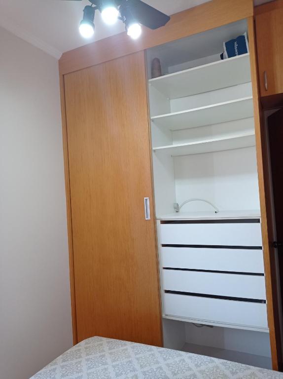  Apartamento Enseada com varanda