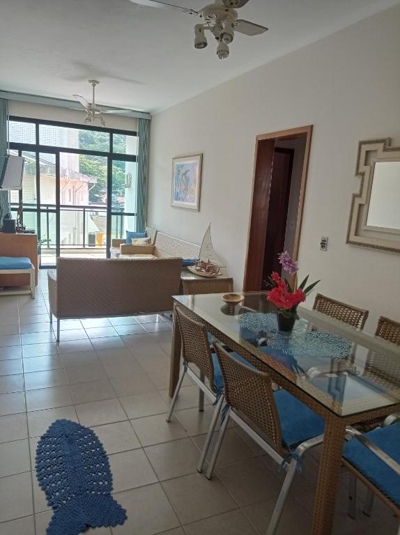  Apartamento Enseada com varanda