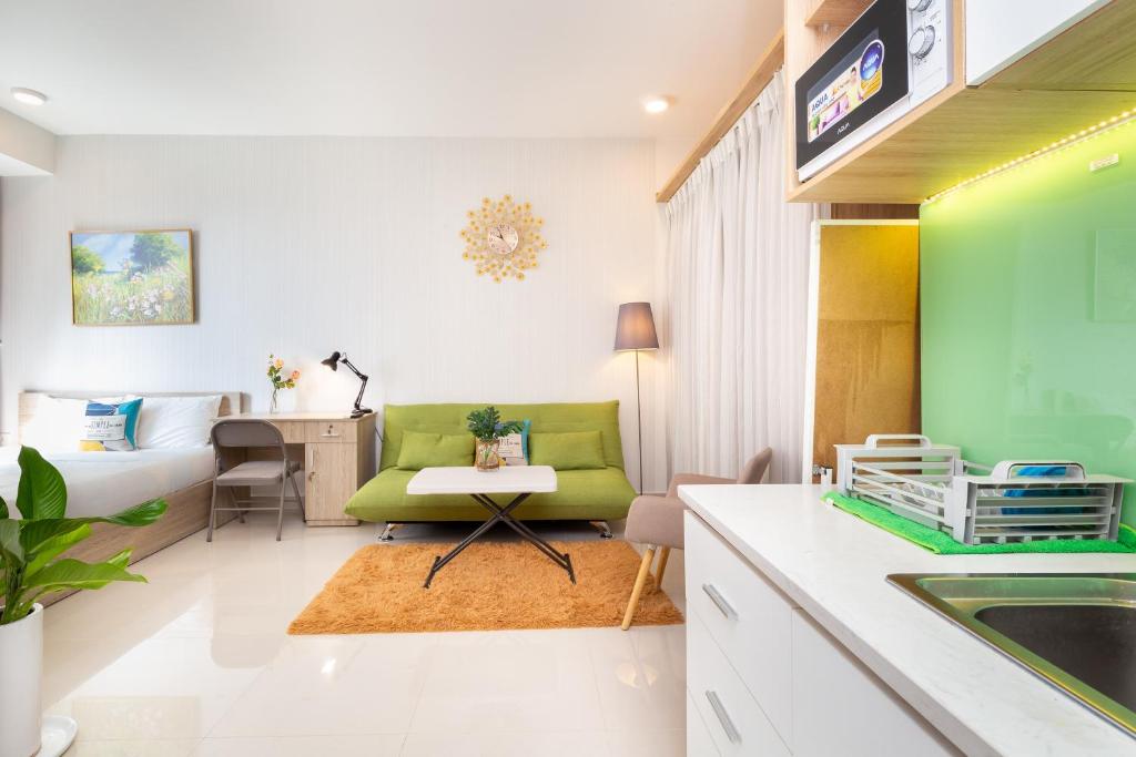 Tresor Pool Gym in Center Saigon