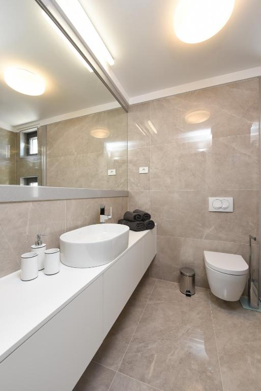 Kúpeľňa v ubytovaní LAZY - Luxury Apartment Zadar Yachting