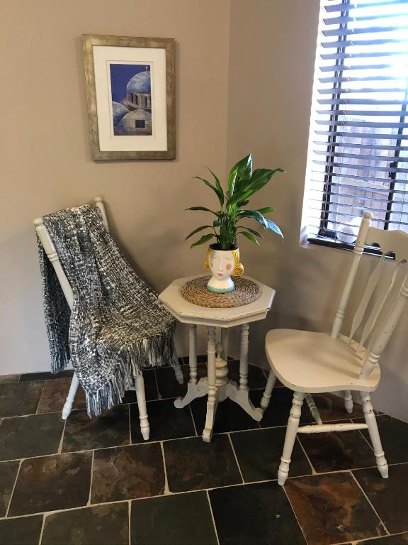 Robinson Retreat - Queen Room With Garden View
