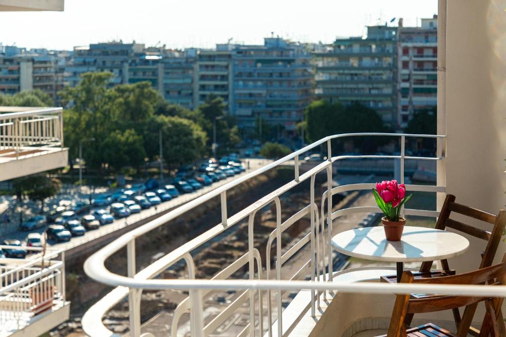 Agora Apt - Salonico Residences by COMPASS, Thessaloniki, Greece -  Booking.com