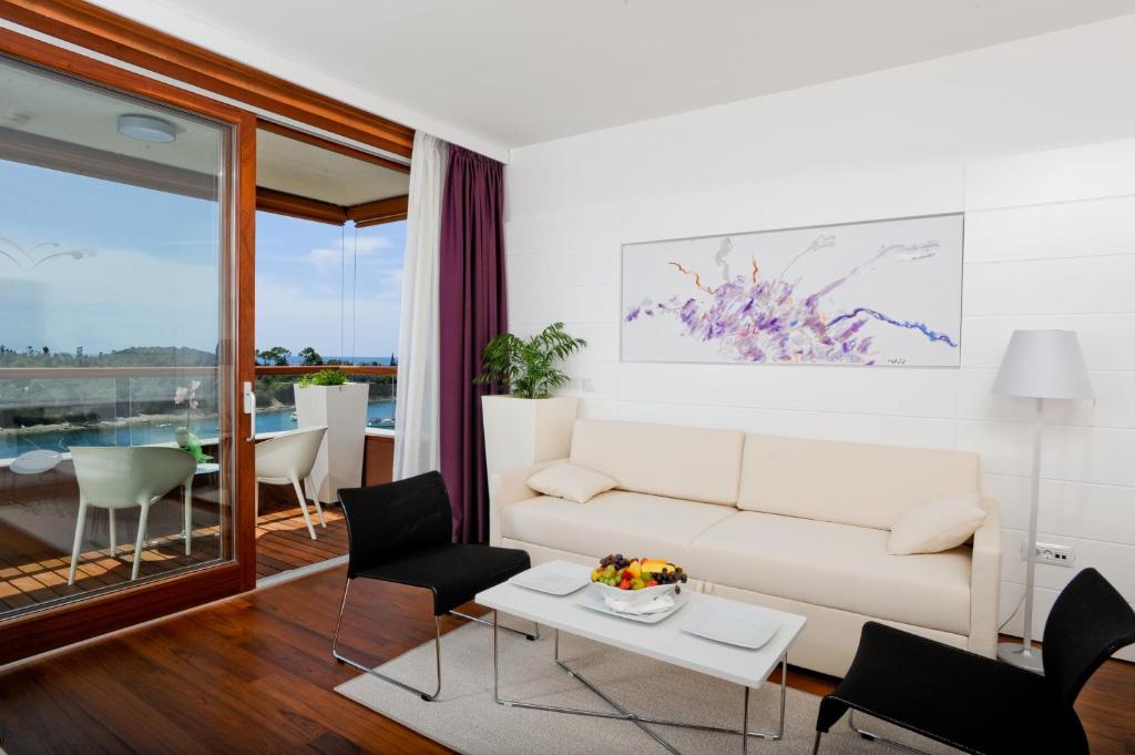 Posezení v ubytování Maistra Select All Suite Island Hotel Istra