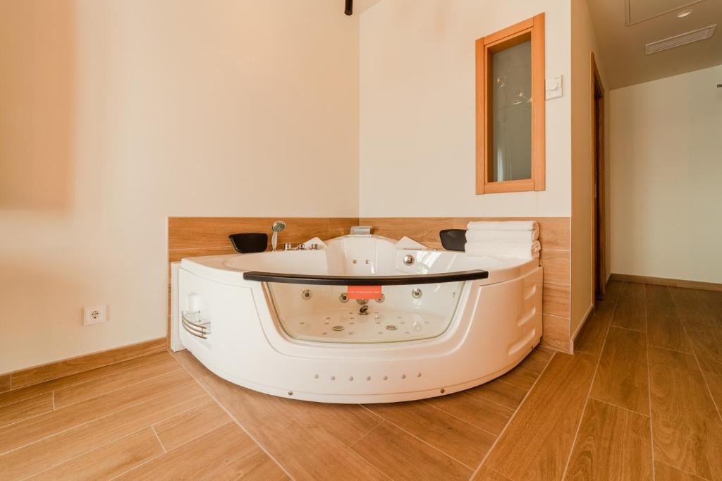 Jacuzzi Hotel Restaurante Casa Luisa Estella