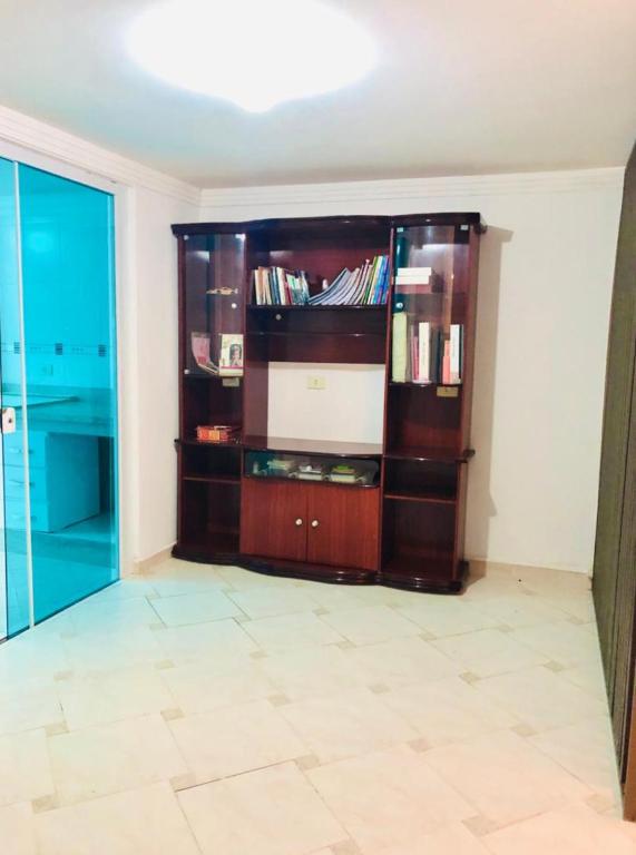  Casa térrea com hidromassagem
