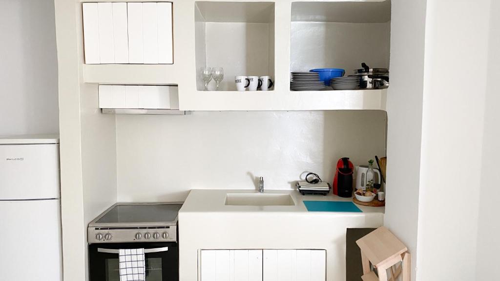 Amperian Mykonos Suites & Villas - 10