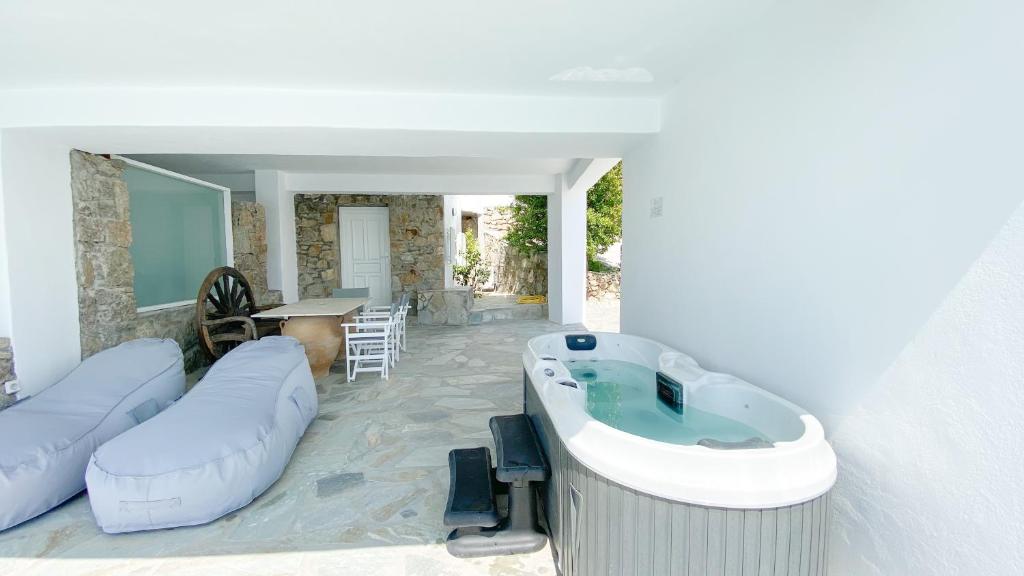 Amperian Mykonos Suites & Villas - 19