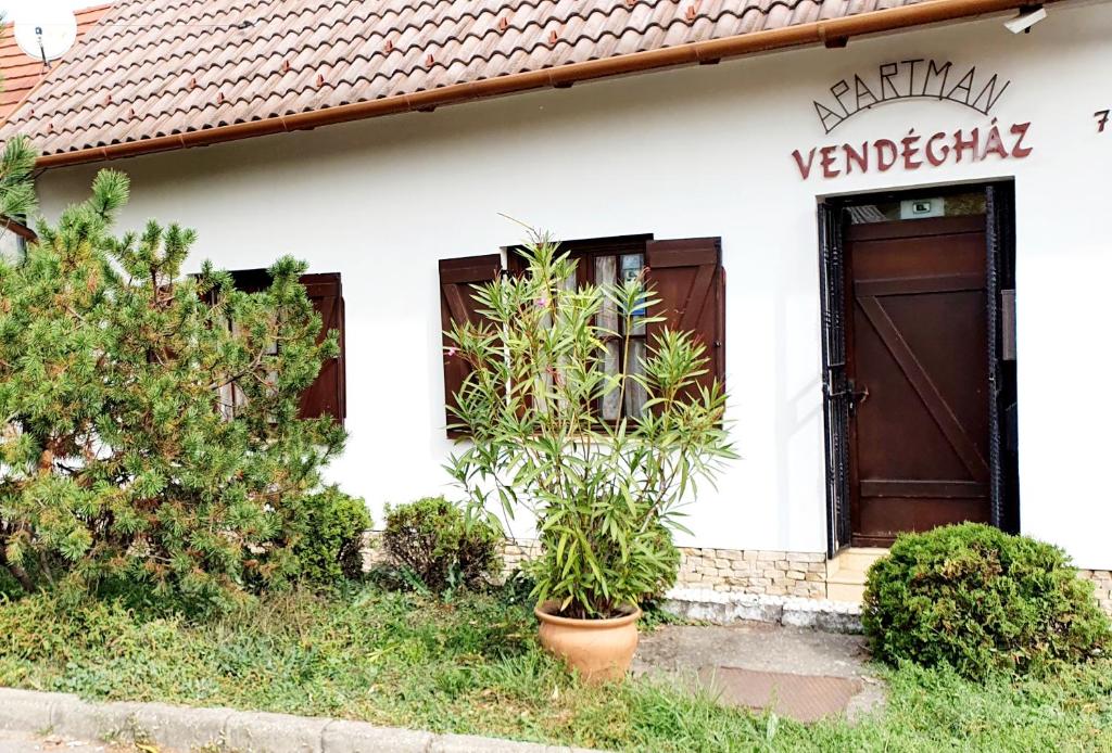 Gyöngyvendégház - Appartement Met één Slaapkamer