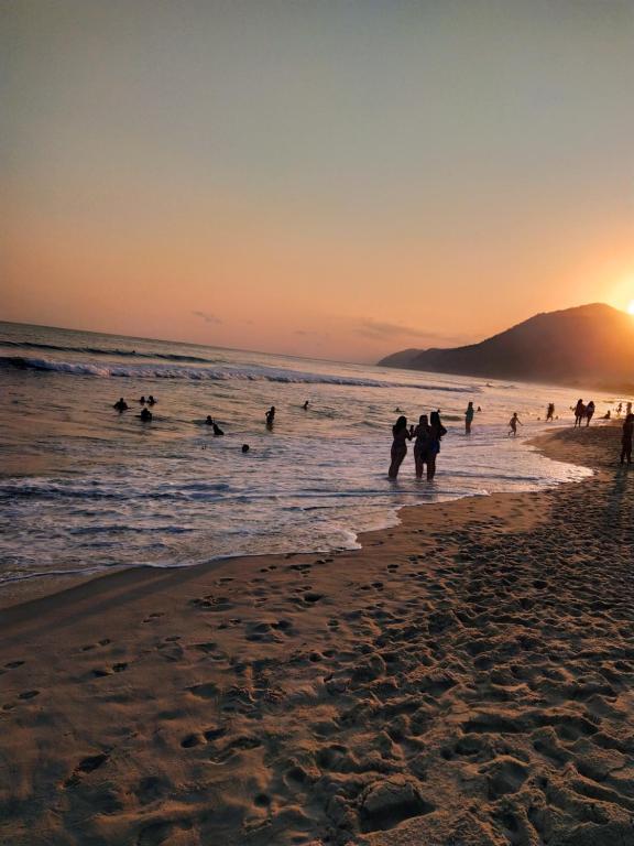  Apartamento na praia de maresias em condomínio com piscina aquecida