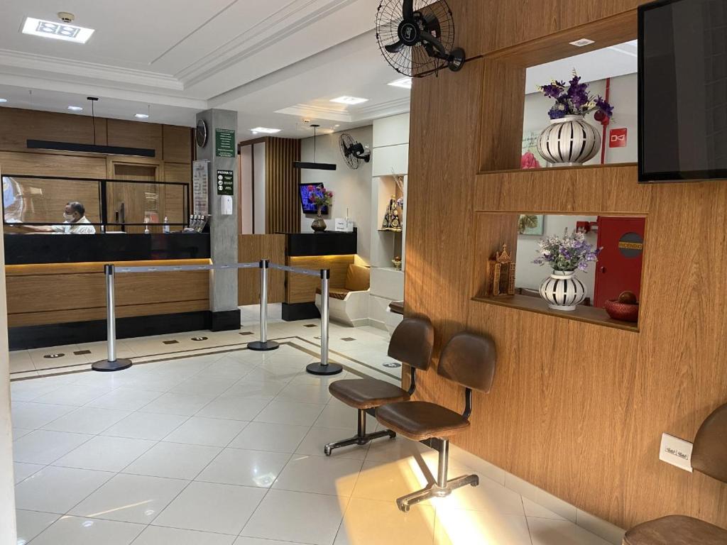  Colina Park Hotel