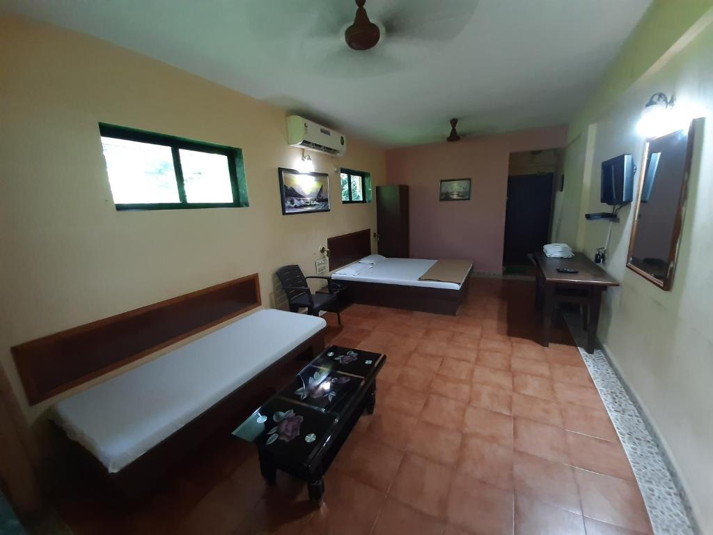 SEAWOODS BEACH HOTEL - Deluxe Double Room With Balcony And Sea View