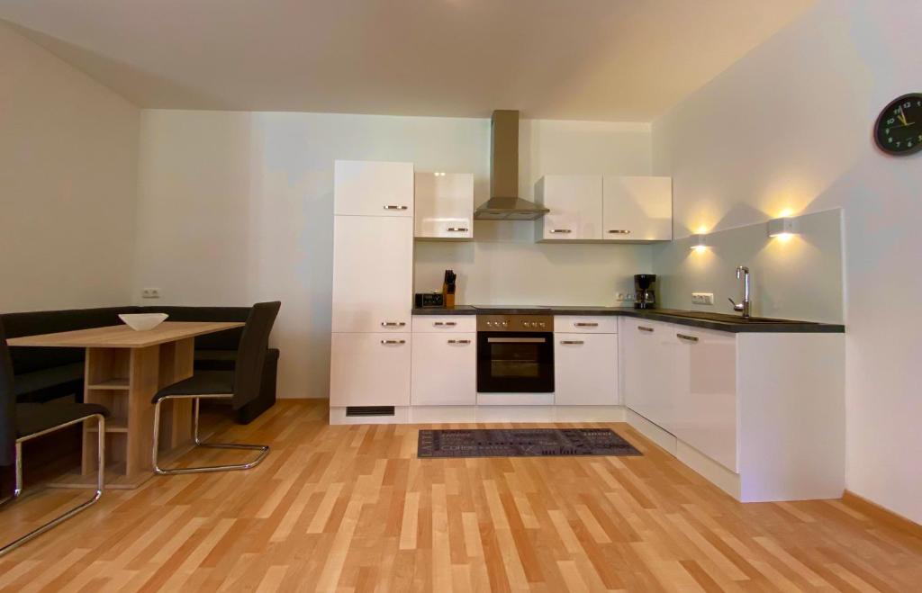 Kuchyň nebo kuchyňský kout v ubytování Apartment Claudia
