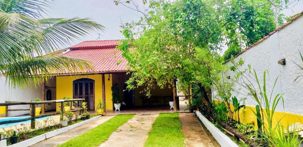  Casa com Piscina e Salão de Jogos a 500m da praia