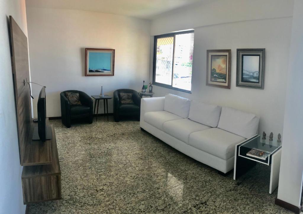  Ampla cobertura com piscina