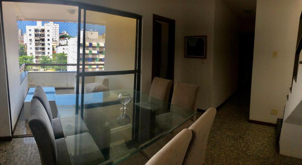  Ampla cobertura com piscina