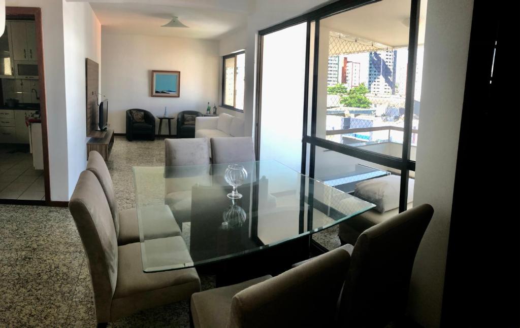  Ampla cobertura com piscina