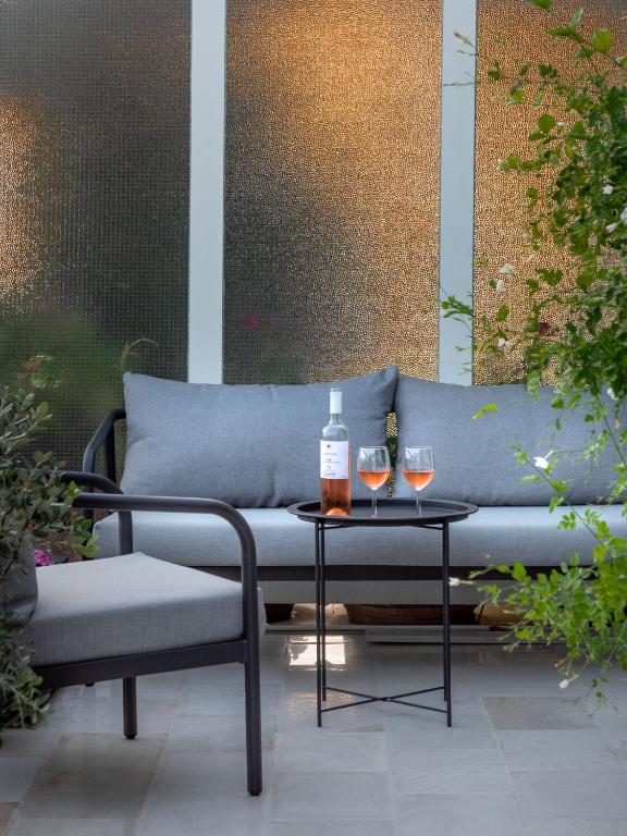 Część wypoczynkowa w obiekcie Central Athens Penthouse