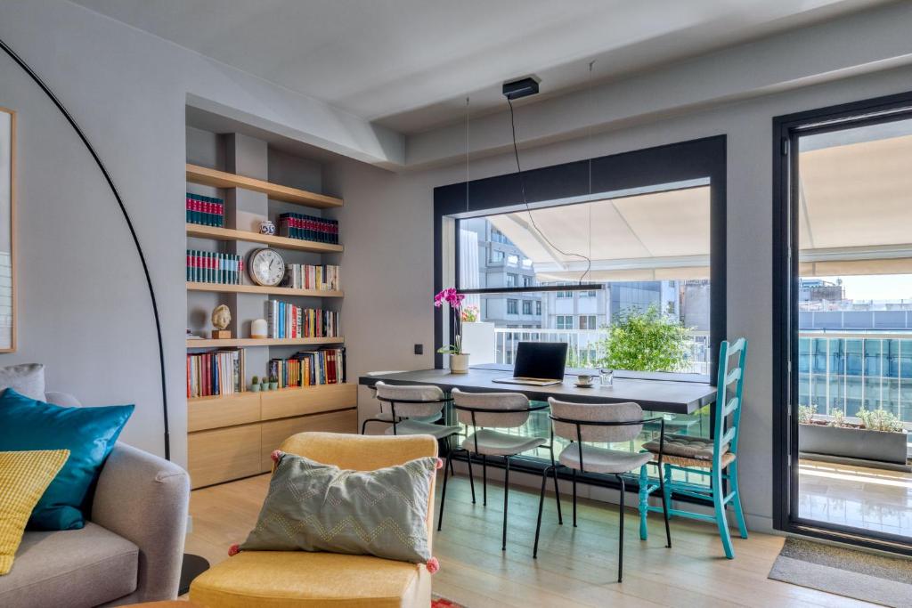Część wypoczynkowa w obiekcie Central Athens Penthouse