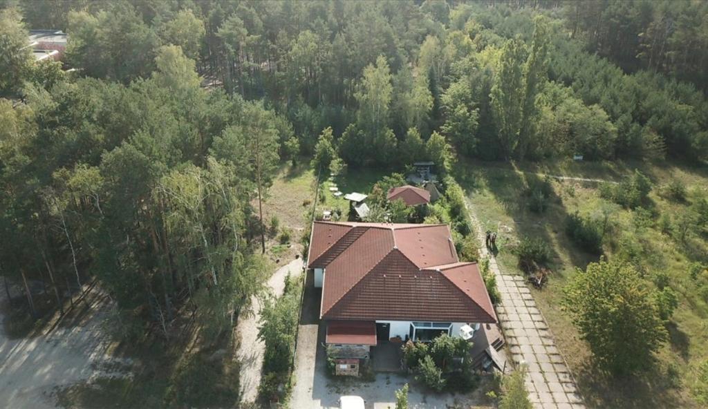 an overhead view of a house in the woods at Apartment GNUBBEL am Wald in Weißwasser