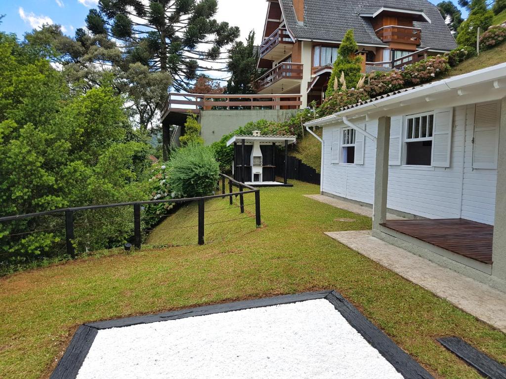  Casa blanca com linda vista excelente internet e 3 quartos