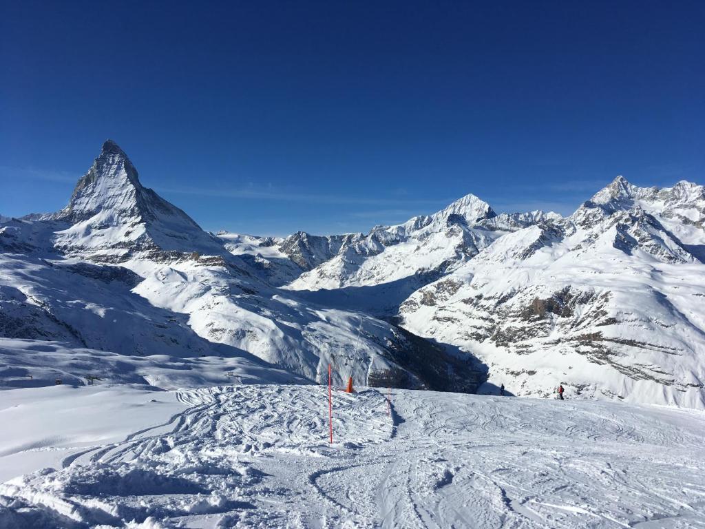 Chalet-style Apartment with Matterhorn View v zimě