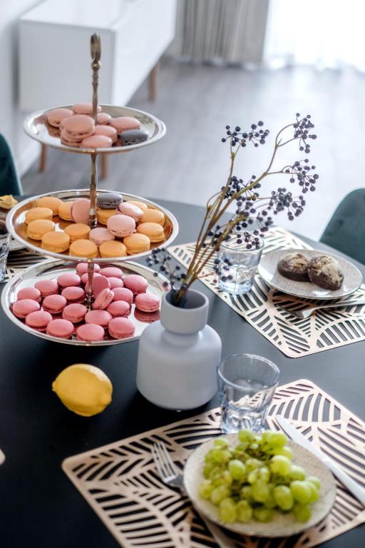 Million Sunsets Luxury Apartments - 9