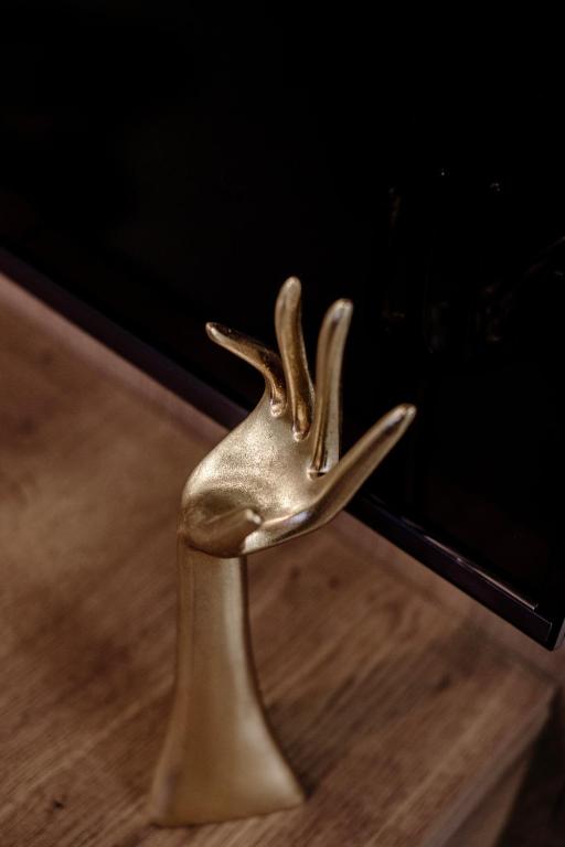 Million Sunsets Luxury Apartments - 8