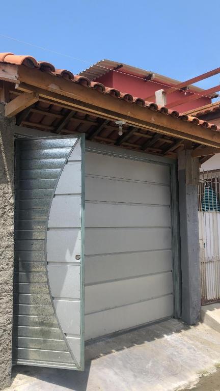  Sobrado com Piscina hidromassagem