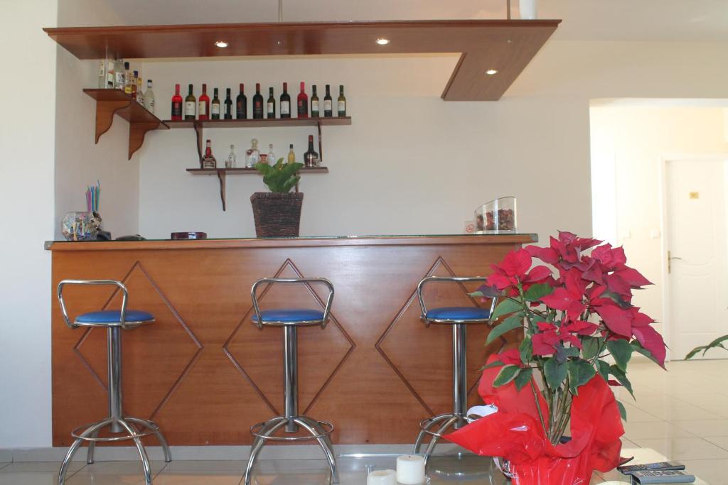 Lounge nebo bar v ubytování Peri's Hotel