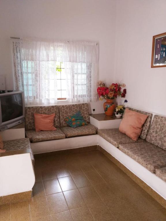  Casa 3 dormitórios no Perequê Mirim