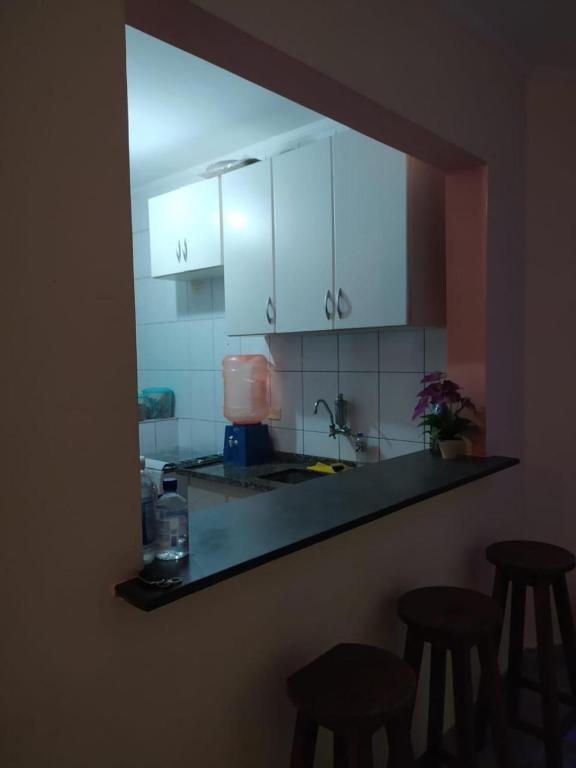  MONGUAGUÁ- Apartamento em frente ao mar