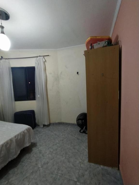  MONGUAGUÁ- Apartamento em frente ao mar