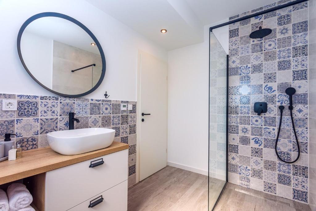 Fotografia z galérie ubytovania NEW Seaview Villa Vivra with 4 ensuite bedrooms gym and private pool v Omise