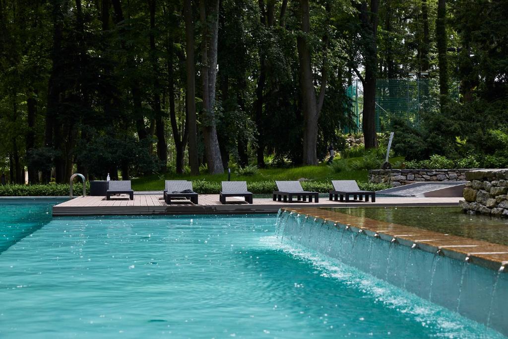 Piscina di Zámek Ratměřice - Hotel & Resort o nelle vicinanze