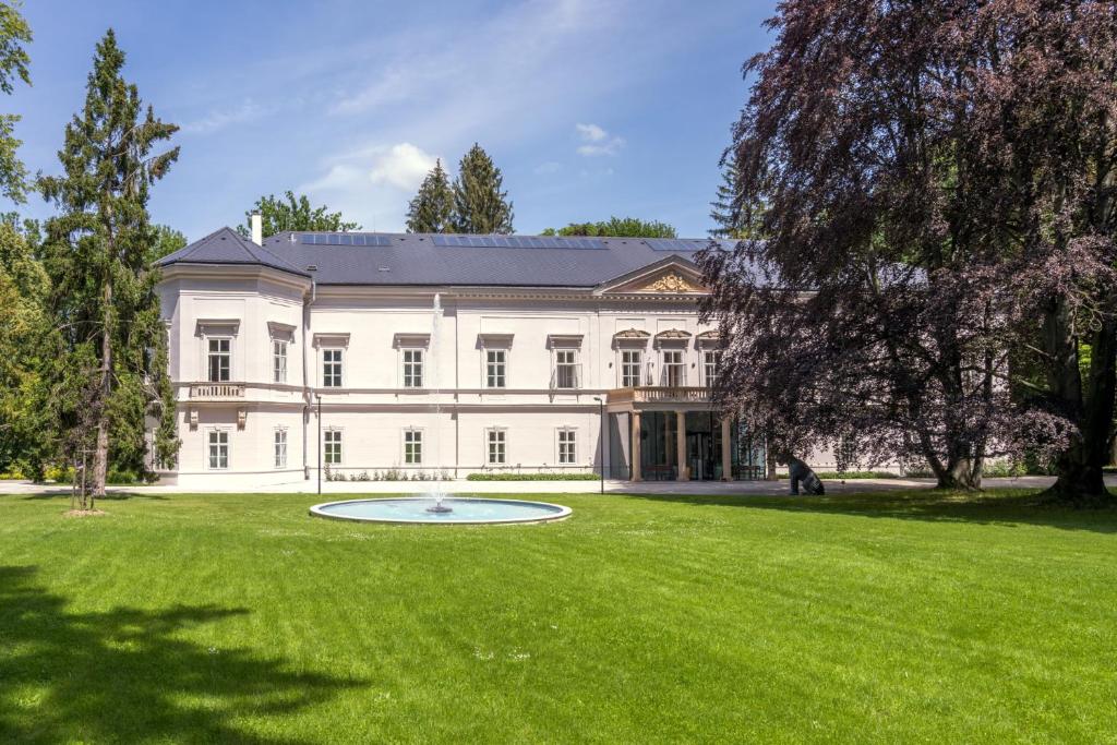Giardino di Zámek Ratměřice - Hotel & Resort